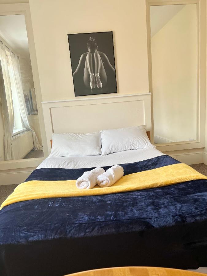 Aldgate Holiday Rooms London Exterior photo