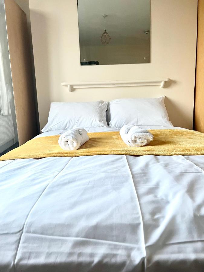 Aldgate Holiday Rooms London Exterior photo