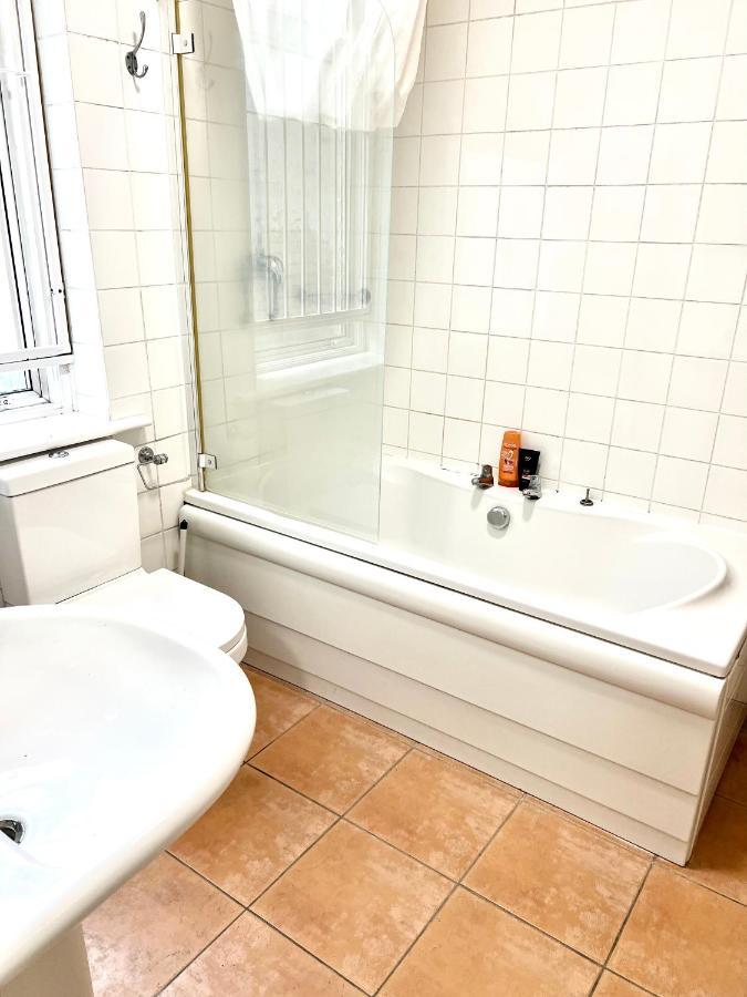 Aldgate Holiday Rooms London Exterior photo