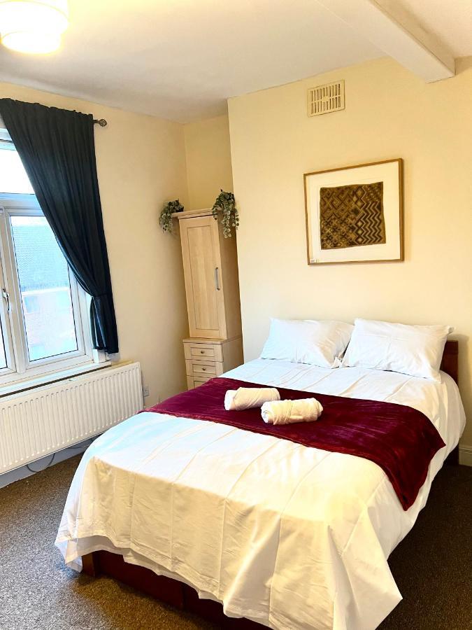Aldgate Holiday Rooms London Exterior photo