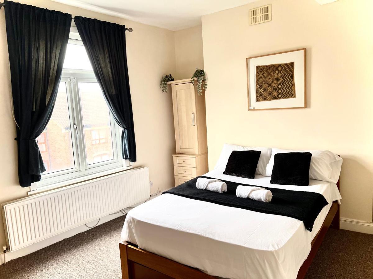Aldgate Holiday Rooms London Exterior photo