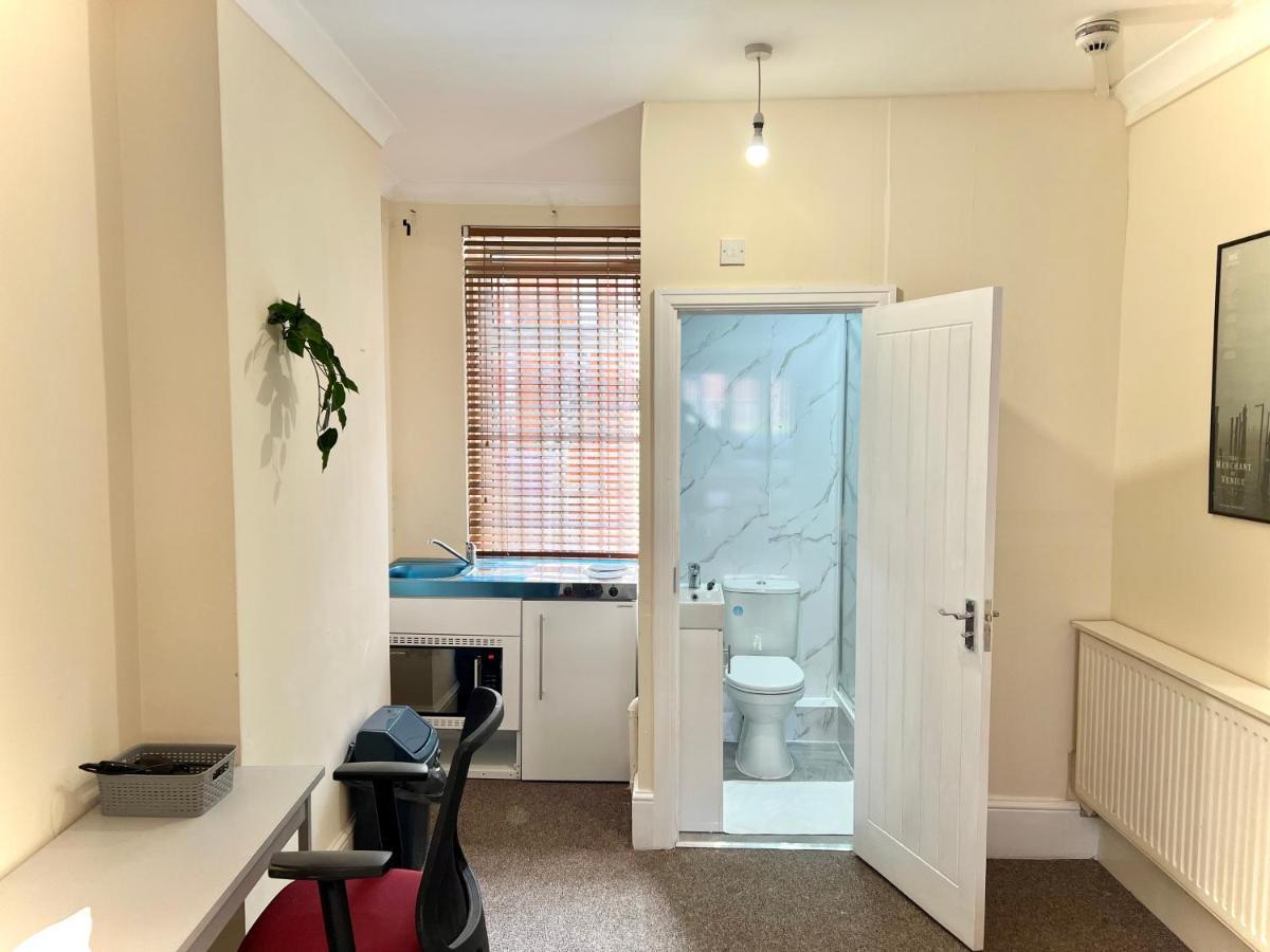 Aldgate Holiday Rooms London Exterior photo