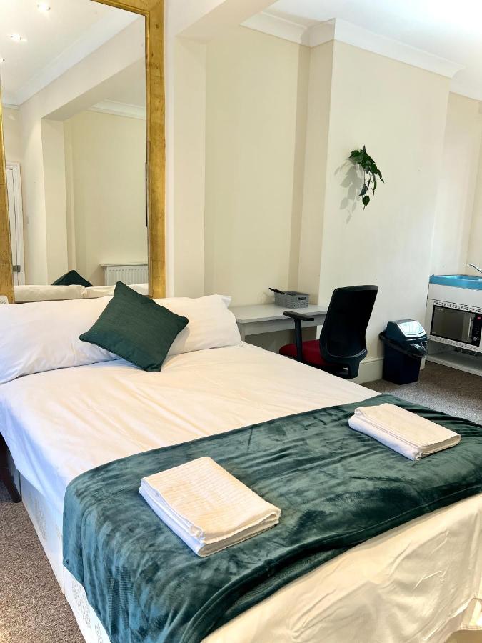 Aldgate Holiday Rooms London Exterior photo